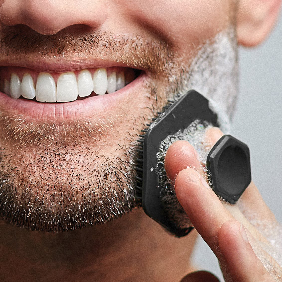 فرشاة تنظيف الوجه من ألافور، ف - مراجعة Silicone Face Scrubber Electric وسعره